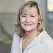 Almut Hüls | Ansprechpartnerin Organisation & Kommunikation| Akkurat financial service GmbH