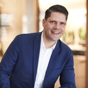 Timo Dörr ➤ Geschäftsführer & Ansprechpartner Finanzierung | Akkurat financial service GmbH